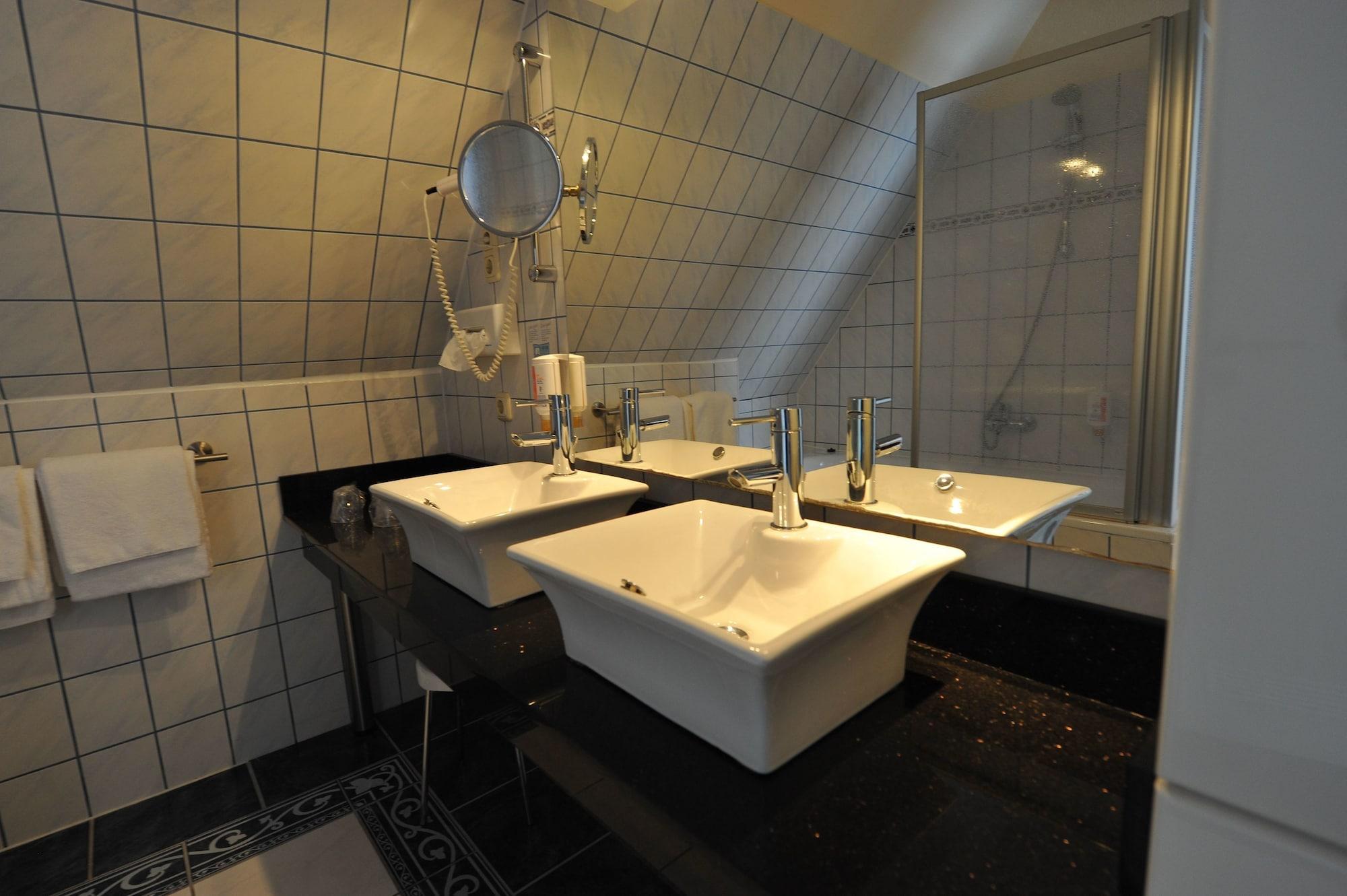 Hotel Am Alten Strom Rostock Exterior foto