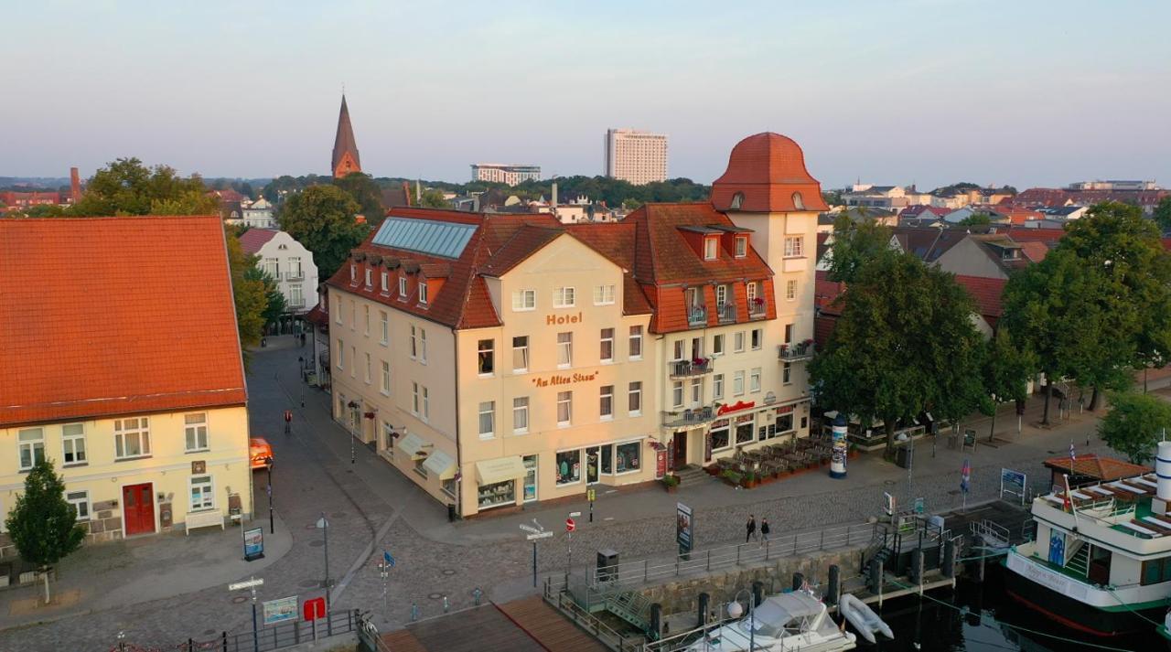 Hotel Am Alten Strom Rostock Exterior foto