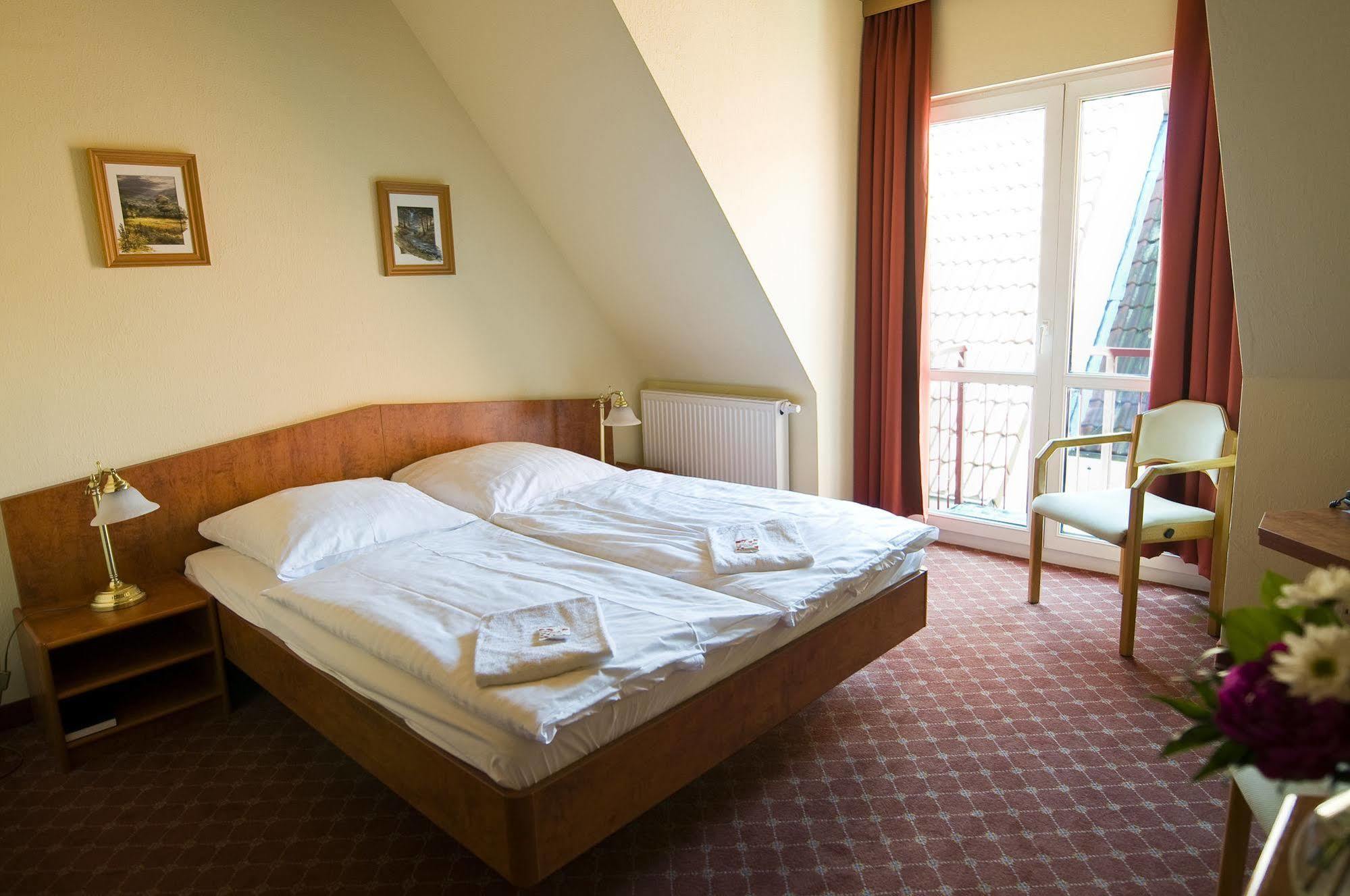 Hotel Am Alten Strom Rostock Exterior foto