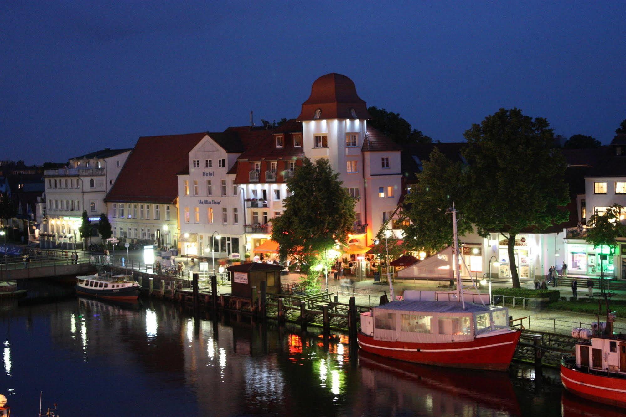 Hotel Am Alten Strom Rostock Exterior foto